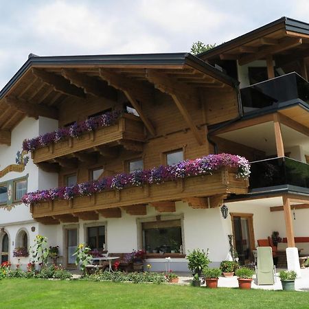 Haus Enzian Sankt Johann im Pongau Exterior foto